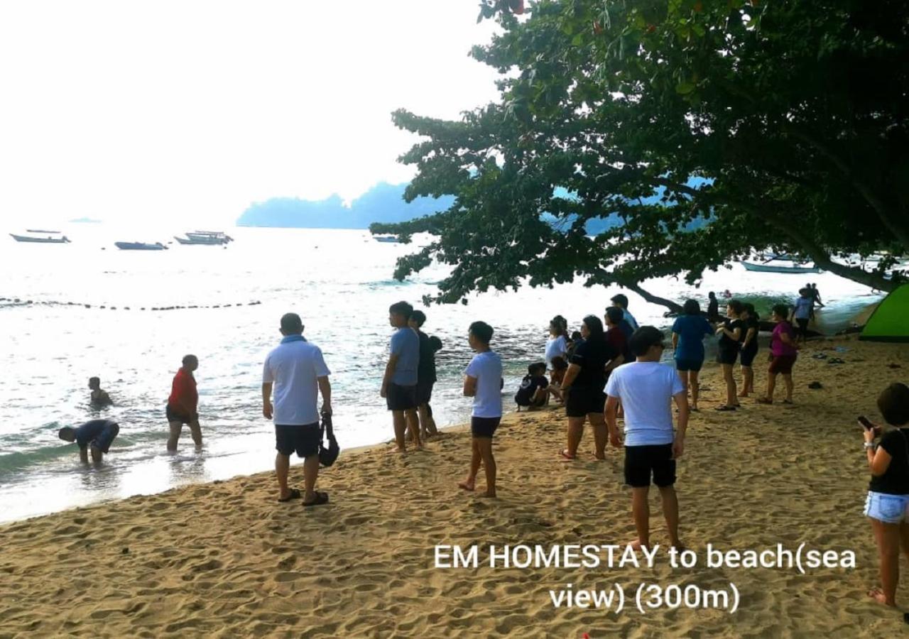 Em Homestay Pekan Pangkor Esterno foto