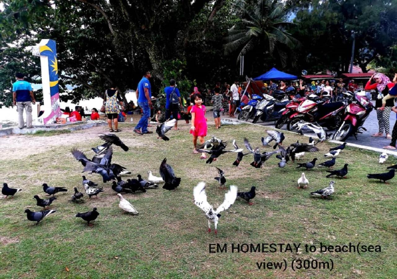Em Homestay Pekan Pangkor Esterno foto